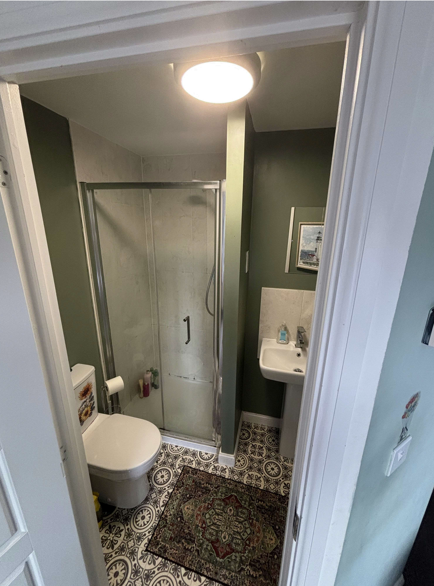En Suite Bathroom Image